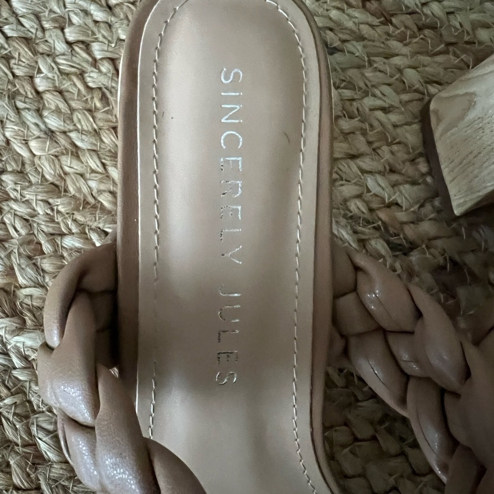 Sincerely Jules tan slip on sandals with 2” wood grain look heel size 8.5 - Picture 6 of 7